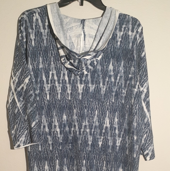 Blouse - Picture 2 of 2